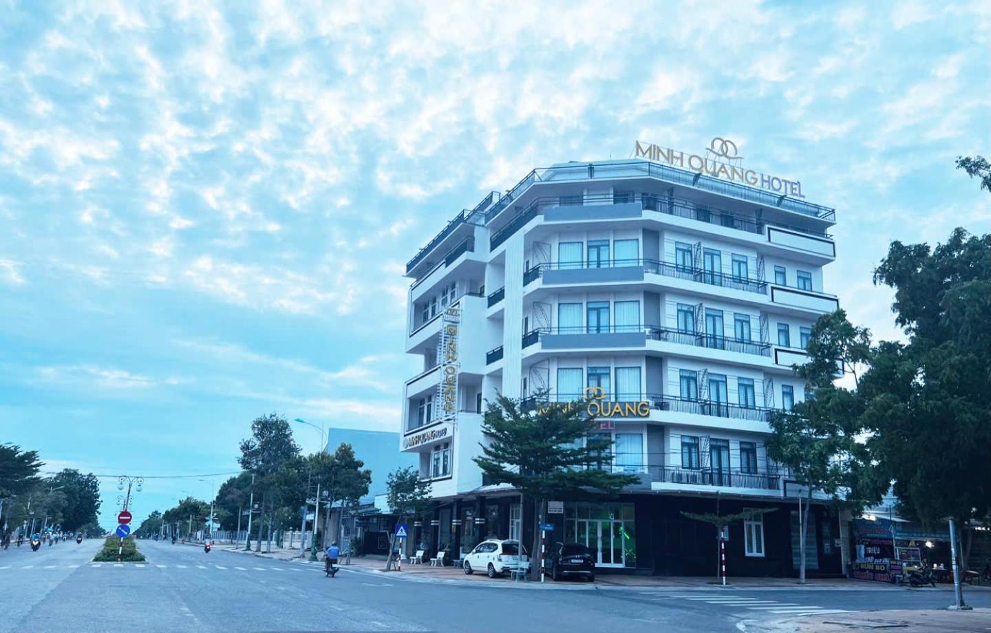 Khach San Minh Quang Hotel Фан Ранг Екстериор снимка